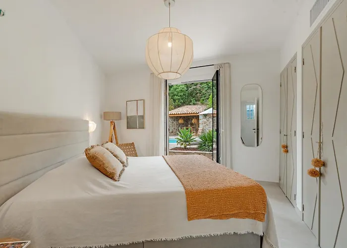 Tao - Golfe De St-tropez * 滨海卡瓦莱尔